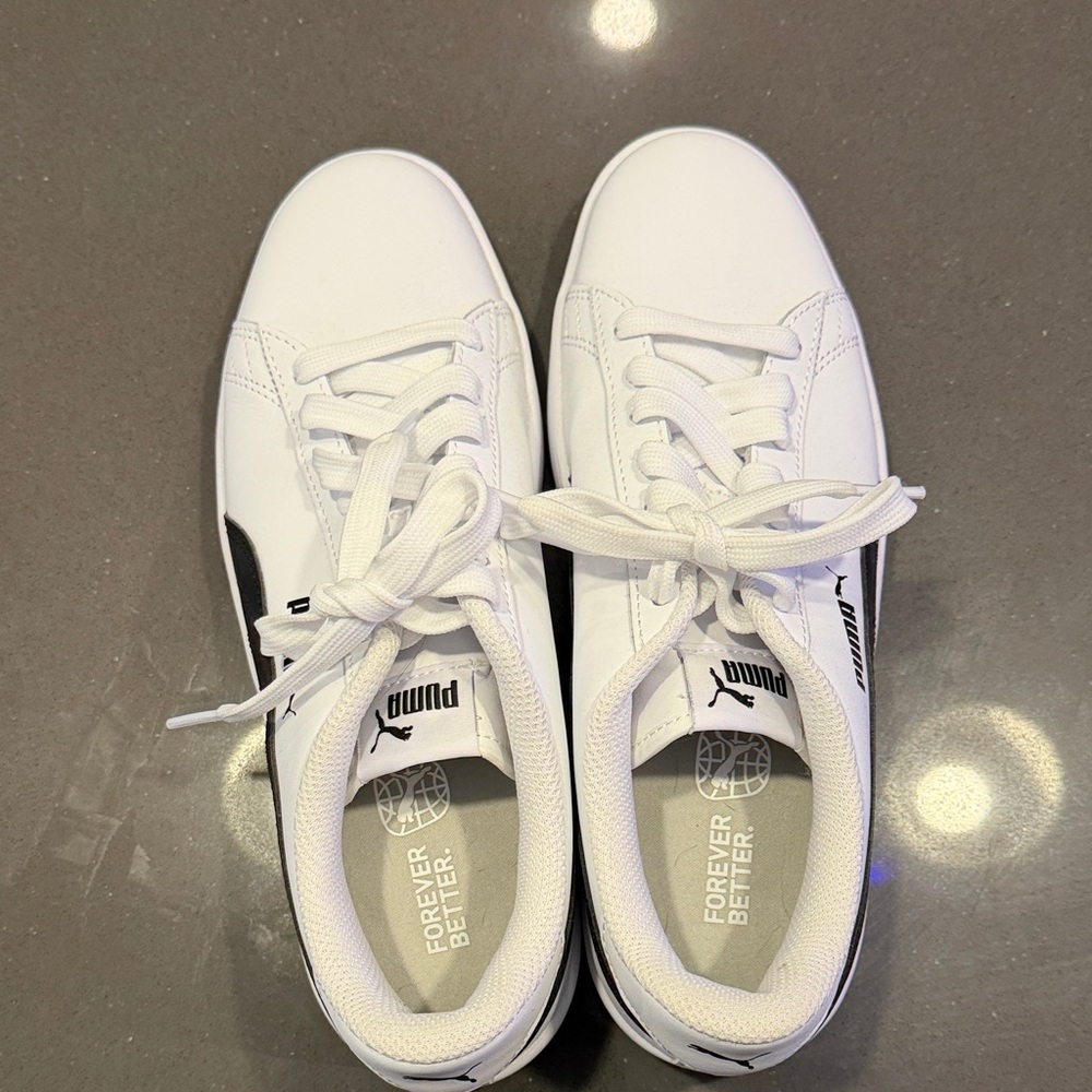 Puma Classic White and Black Sneakers - size 8 - Picture 5 of 8